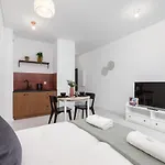 Modern & Terrace Kielkowskiego By Renters